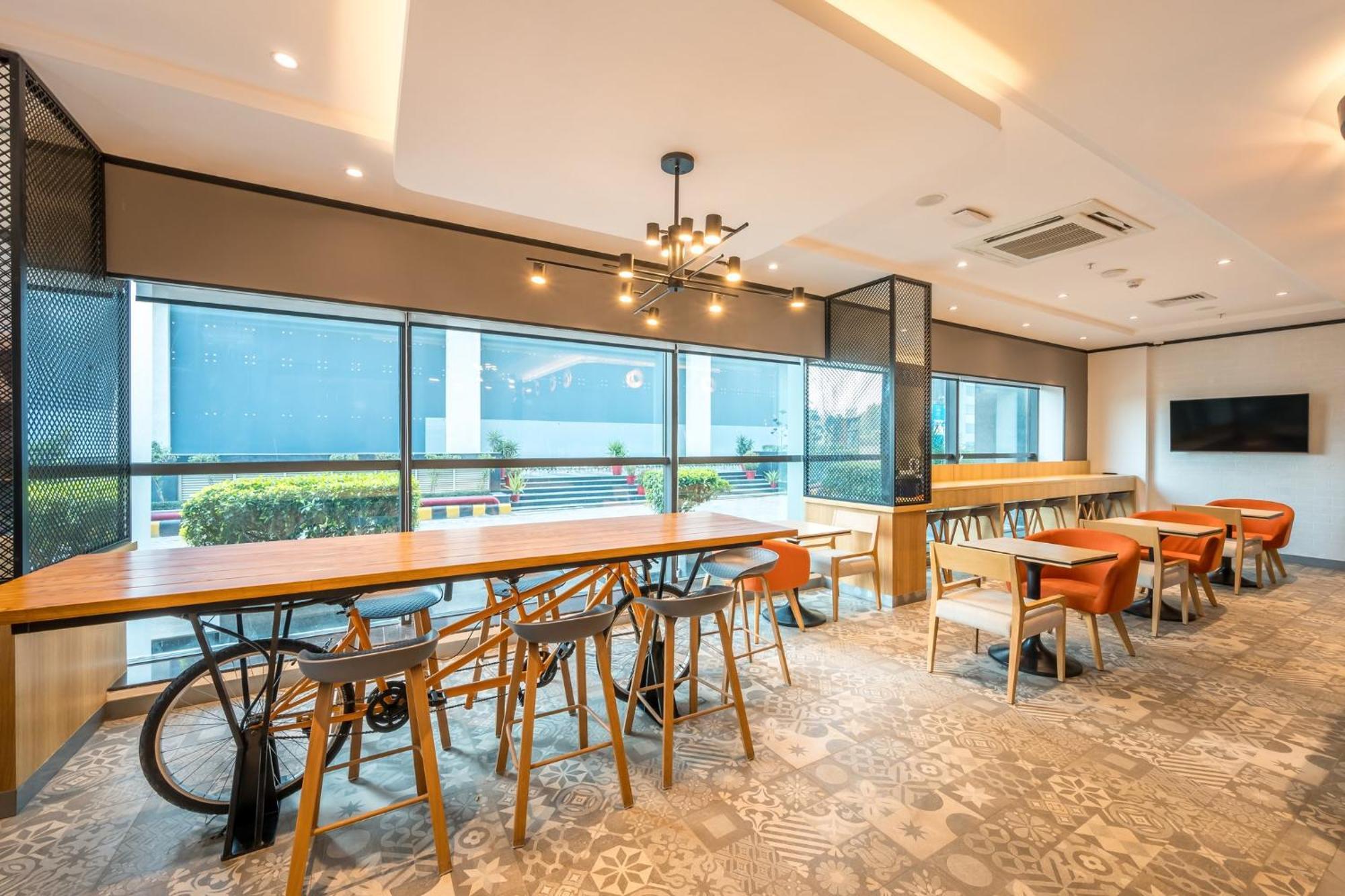 Holiday Inn Express Greater Noida Knowledge Park By Ihg Екстериор снимка